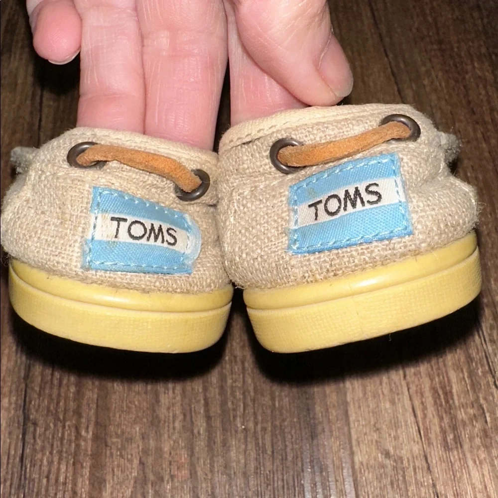 Toms‎ kids shoes size 5 toddler